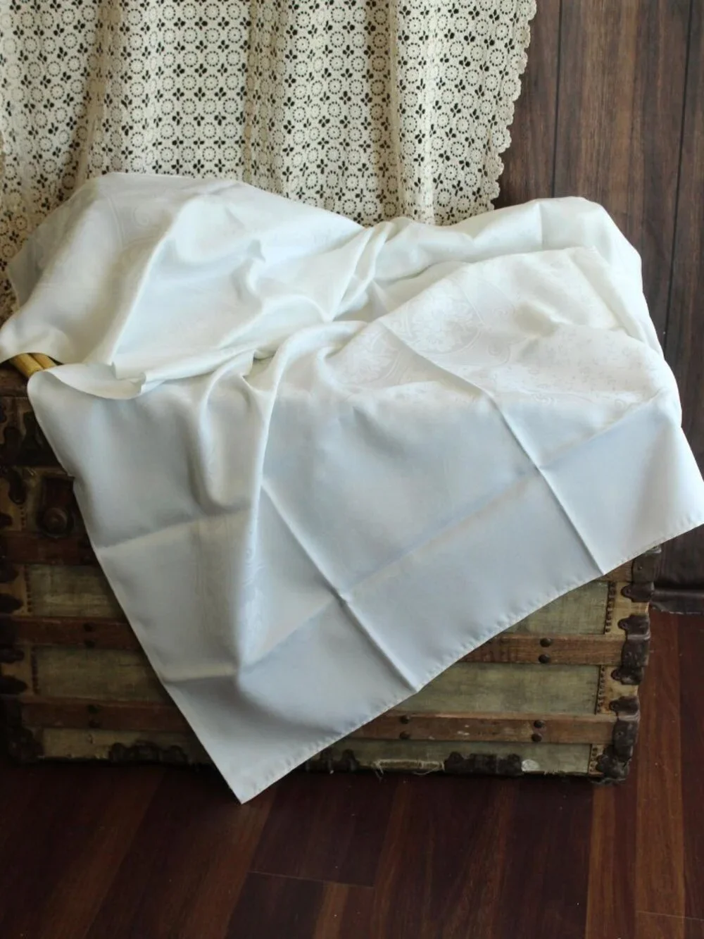Vintage 1980s 1990s Tablecloth, English White Damask Rectangular, 53